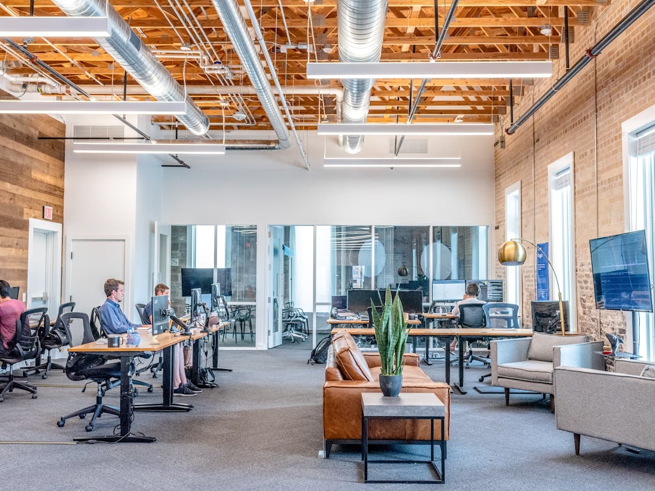 Kukūn workspaces with quiet co-working lounges