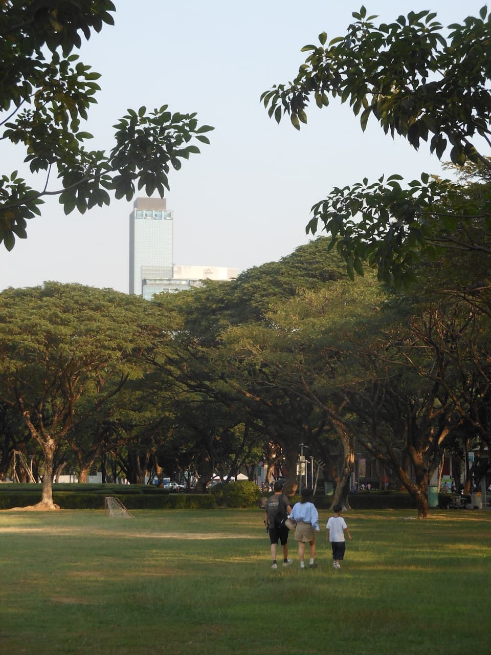 Armonia family park with shaded lawns